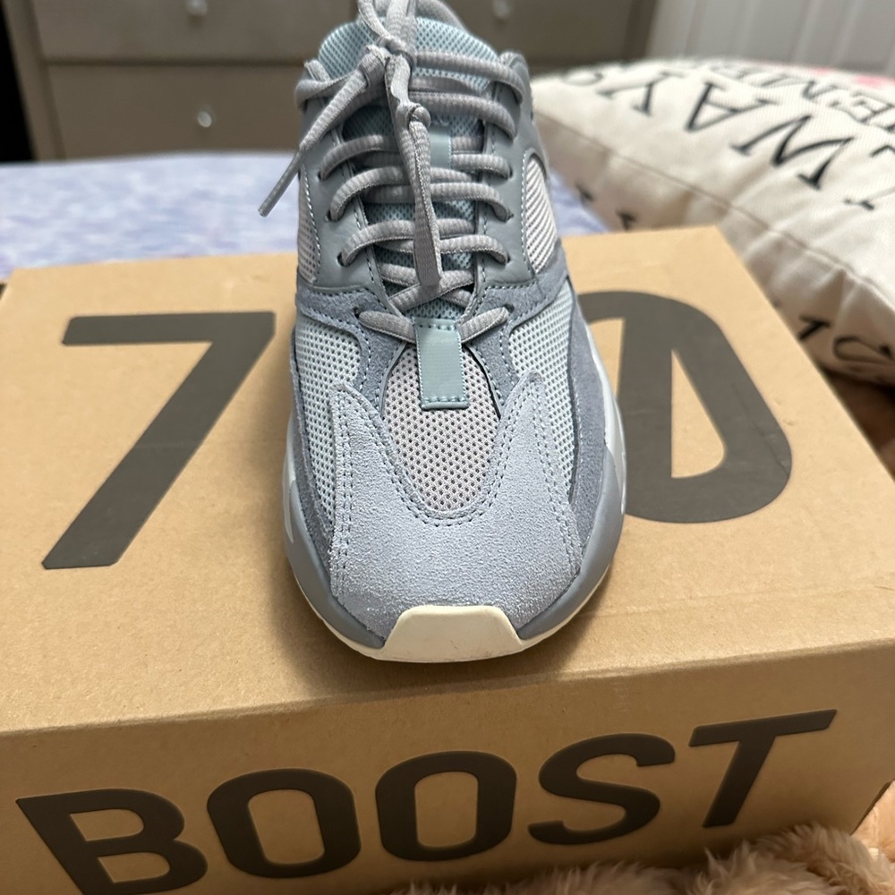 Yeezy’s - Picture 11 of 11